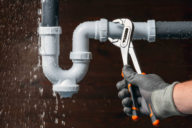 Professional Emergency Plumber technician working in Lilly, PA